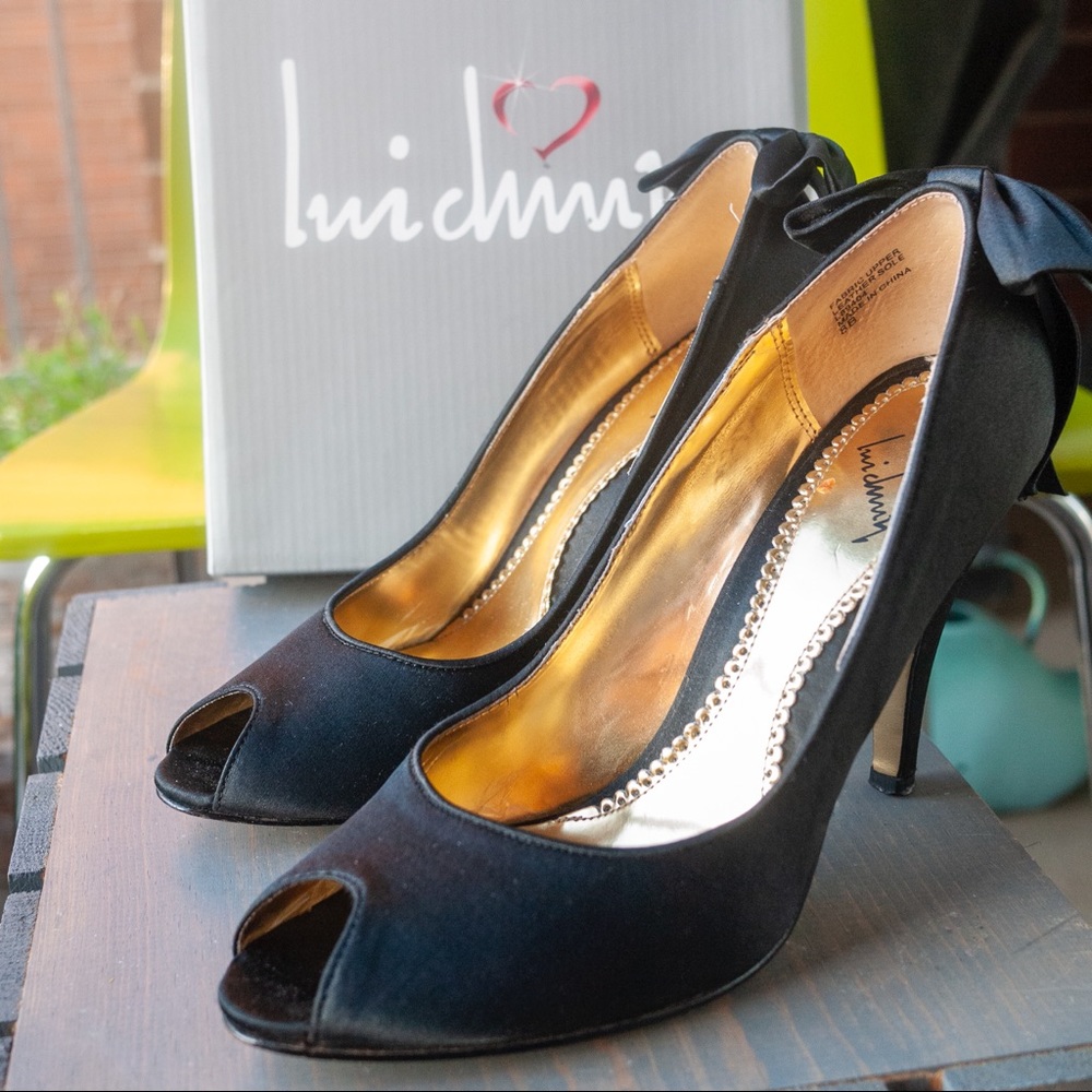 Luichiny Black Satin Peep Toe Heels - size 8